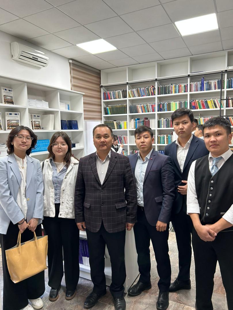 4 апреля 2023 года студенты 1 курса Дипломатической академии МИД КР приняли участие на Дне открытых дверей, организованном Конституционный судом Кыргызской Республики.